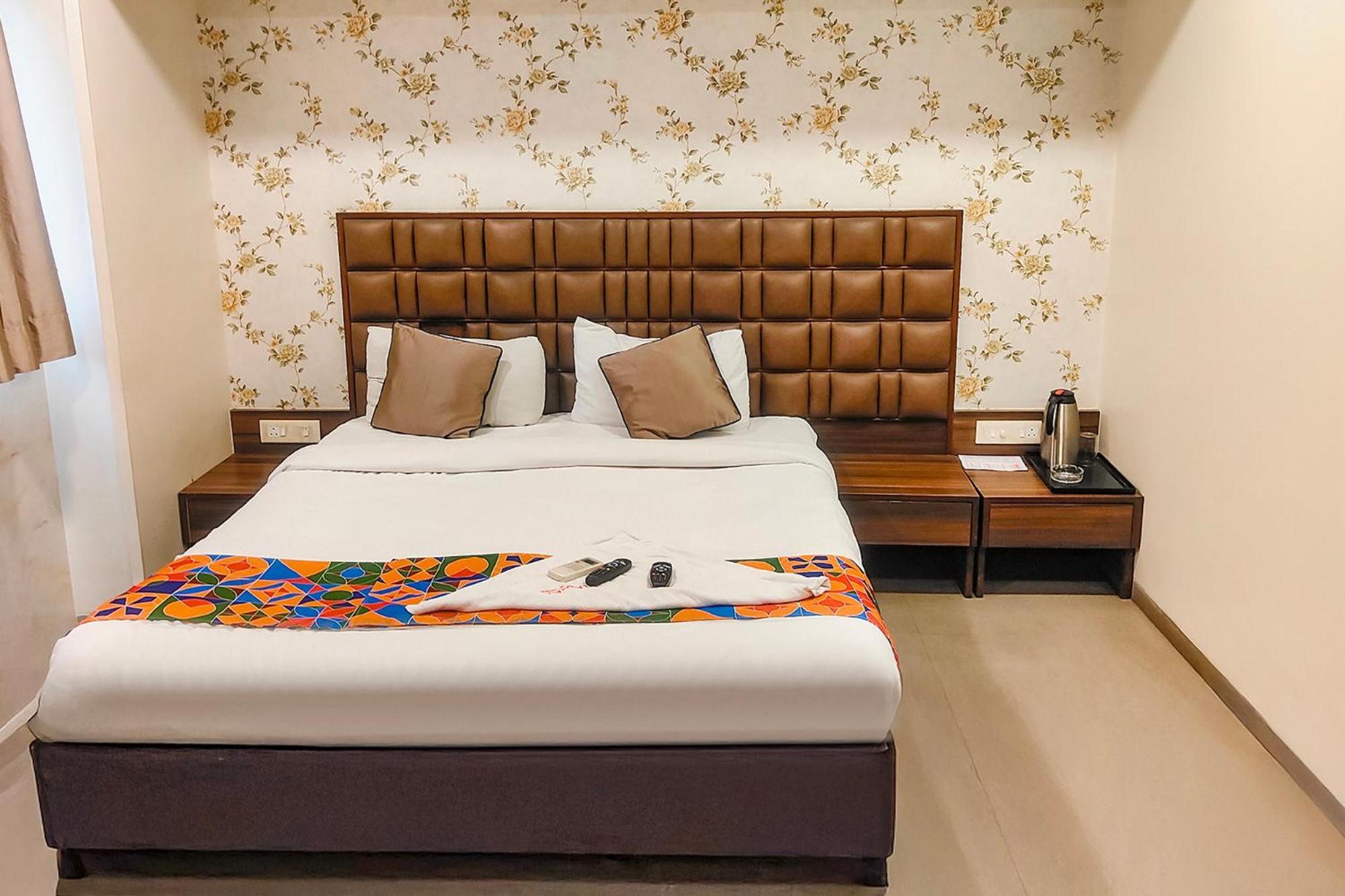 Fabhotel Landmark Residency - Nr Midc Turbhe Turambhe Dış mekan fotoğraf