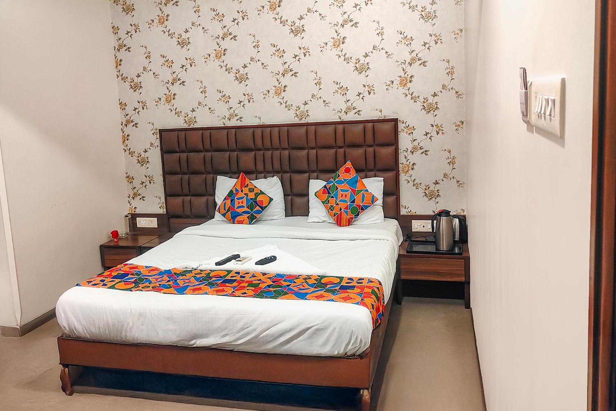 Fabhotel Landmark Residency - Nr Midc Turbhe Turambhe Dış mekan fotoğraf